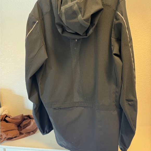 Lululemon jacket - Picture 2 of 3